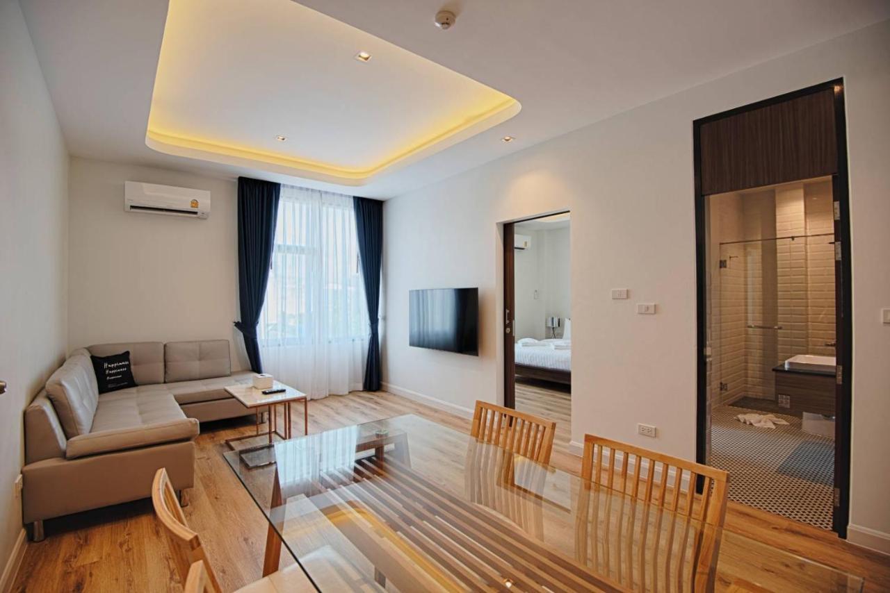 Play Poshtel & Cafe' Hotel Krabi town Buitenkant foto
