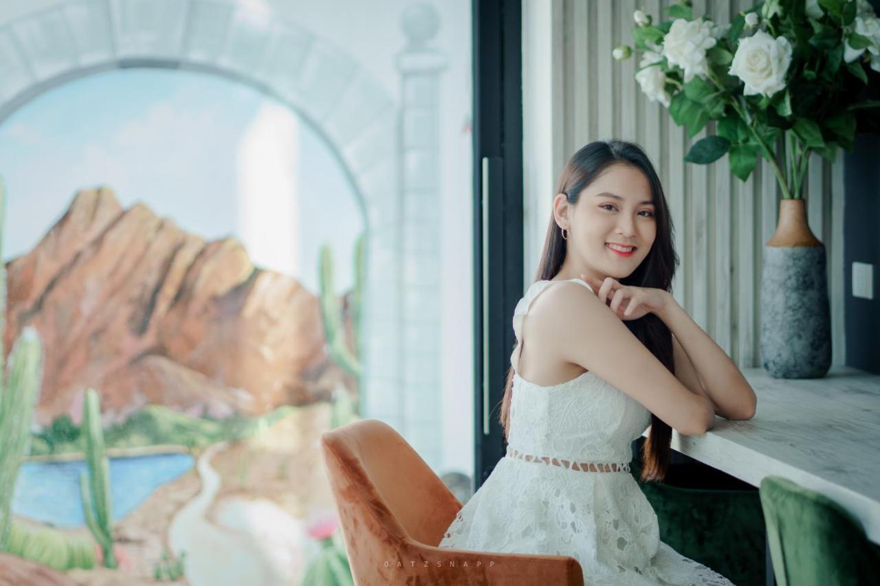 Play Poshtel & Cafe' Hotel Krabi town Buitenkant foto